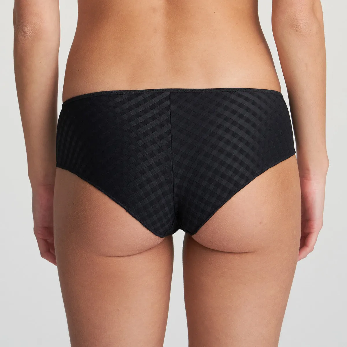 Avero Hotpant | Black