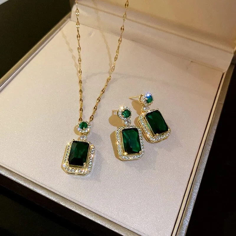 Exquisite Emerald Geometric Earring and Necklace Set